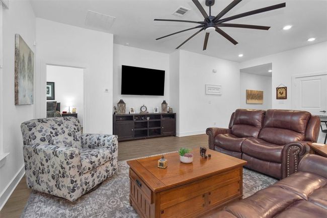 954 Golden Willow Ln, House other with 4 bedrooms, 2 bathrooms and 2 parking in Conroe TX | Image 8