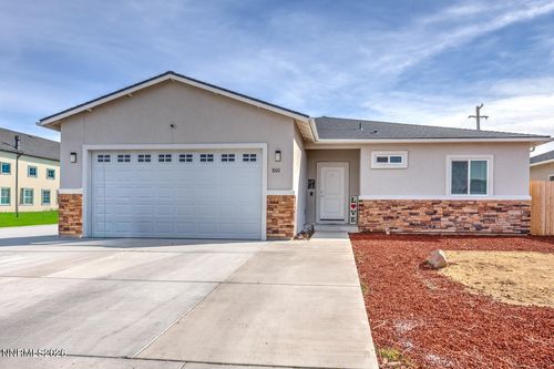 800 Great Basin Ln, Fallon, NV, 89406-4502 | Card Image