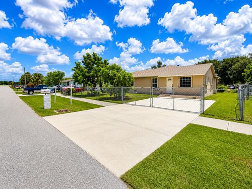 8874 Eldorado Dr, Pahokee, FL, 33476-1611 | Card Image