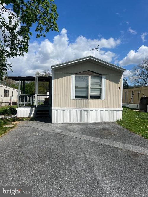 17 Caravan Ct, MIDDLETOWN, PA, 17057-2810 | Card Image