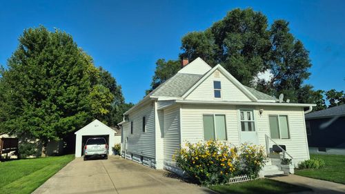714 N 4th St, Estherville, IA, 51334-1506 | Card Image