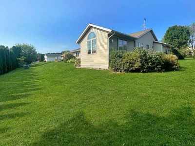 4917 Grey Fox Dr, House other with 3 bedrooms, 3 bathrooms and null parking in Sheboygan WI | Image 2