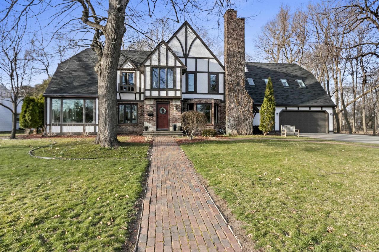 Grant Pl, Neenah, WI 54956