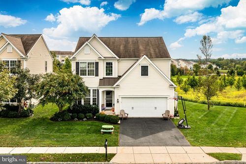 662 Empire Dr, DOWNINGTOWN, PA, 19335-4972 | Card Image