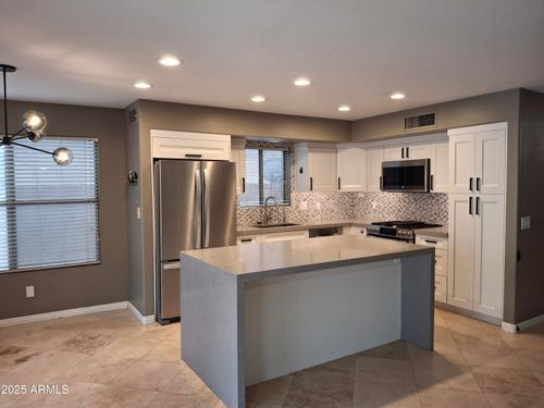 4520 E Mossman Rd, Phoenix, AZ, 85050-6949 | Card Image