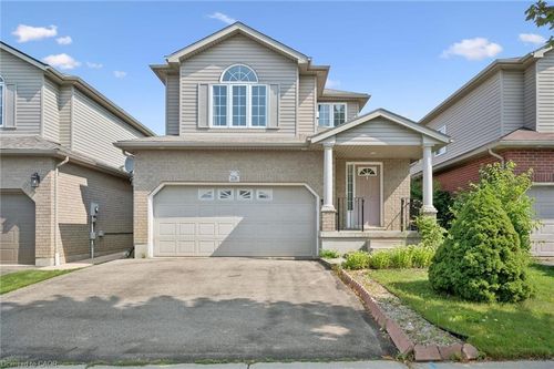 226 Sleaford St, Waterloo, ON, N2J4Z7 | Card Image