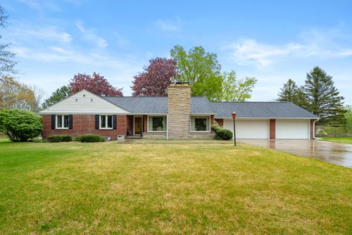 10320 Douglas Ave, Plainwell, MI, 49080-9664 | Card Image