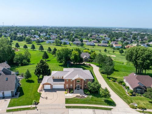 1107 Scenic Hill Ln, De Witt, IA, 52742-9306 | Card Image