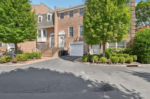 85-85 Marjorie Ct, Manhasset, NY, 11030-1959 | Card Image