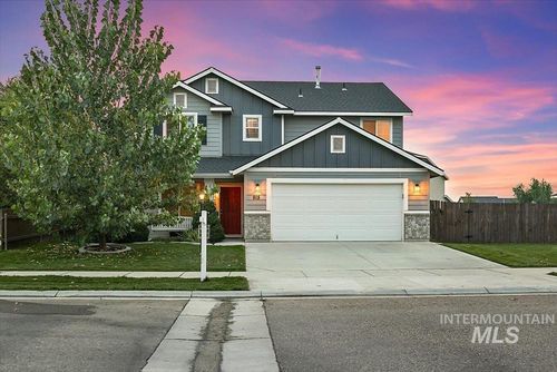 915 Ione Ave, Middleton, ID, 83644-6065 | Card Image