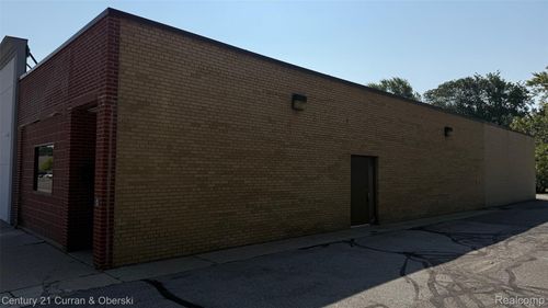 20251 Carlysle St, Dearborn, MI, 48124-3804 | Card Image