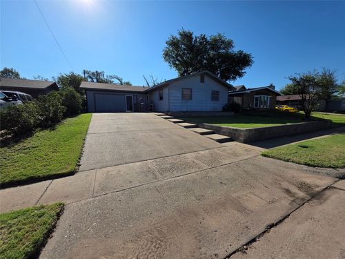 1120 Elmore St, Borger, TX, 79007-2216 | Card Image