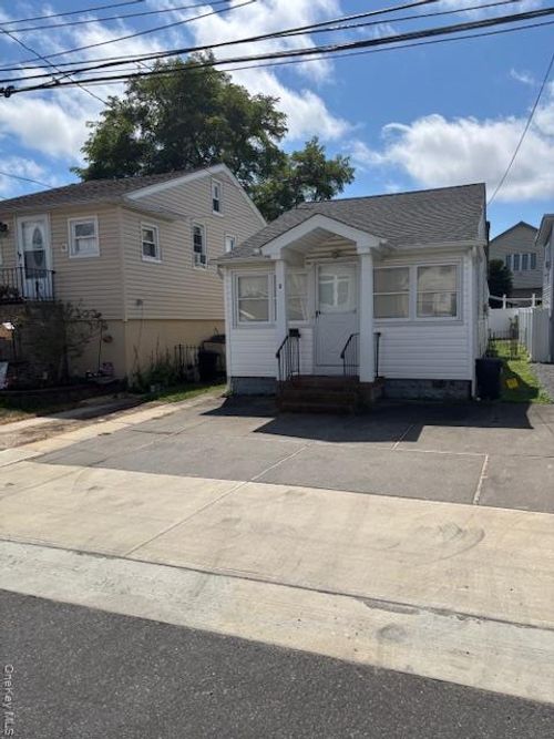 3 Hudson St W, East Rockaway, NY, 11518-2527 | Card Image