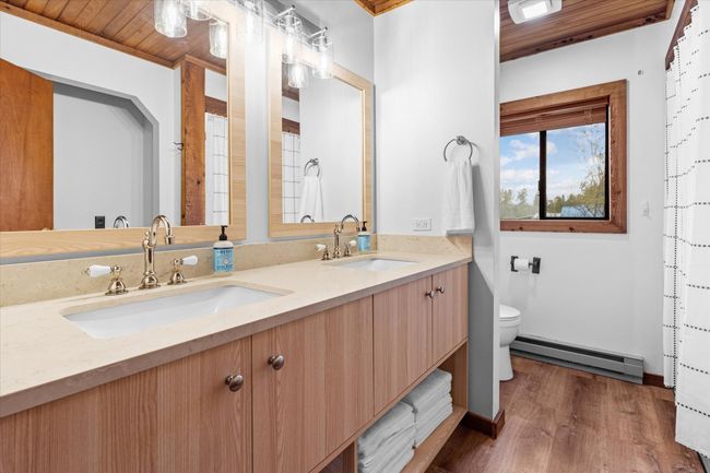 Full Bathroom Upstairs | Image 39