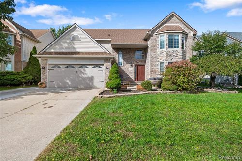 24364 Curtis Dr, Flat Rock, MI, 48134-9123 | Card Image