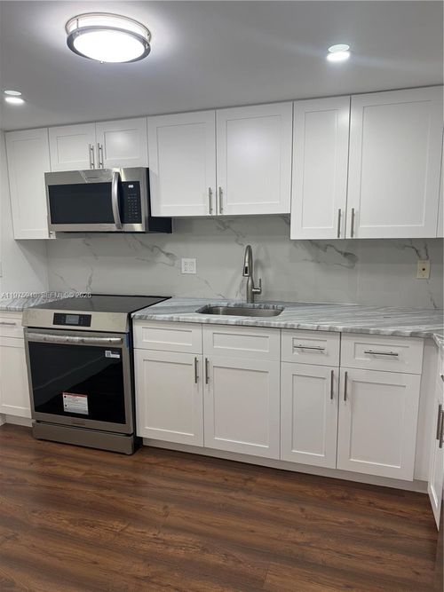 b114-3490 Foxcroft Rd, Miramar, FL, 33025 | Card Image