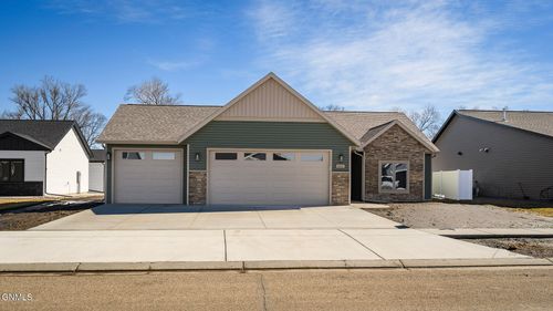 601 Mehrer Dr, Bismarck, ND, 58504-7754 | Card Image