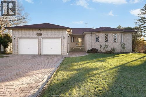 3525 Baseline Rd, Windsor, ON, N8V0A2 | Card Image