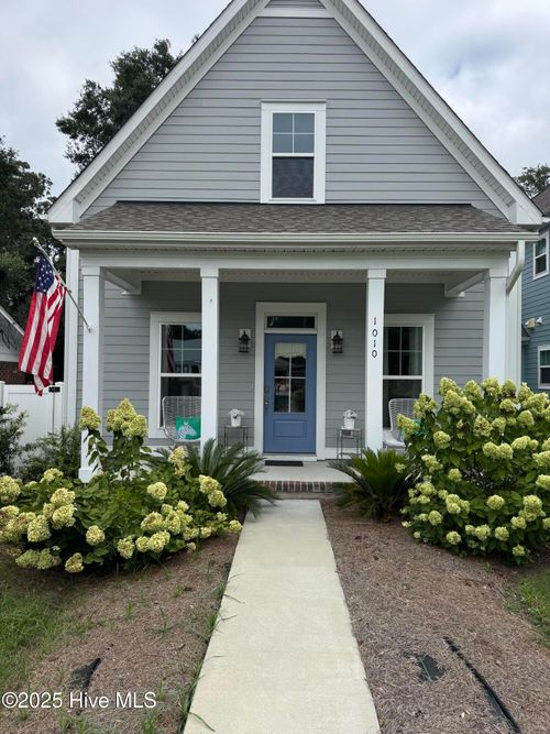 1010 N Caswell Ave, Southport, NC, 28461-3034 | Card Image