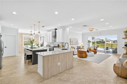 2131 Vermont Ln, NAPLES, FL, 34120-4562 | Card Image