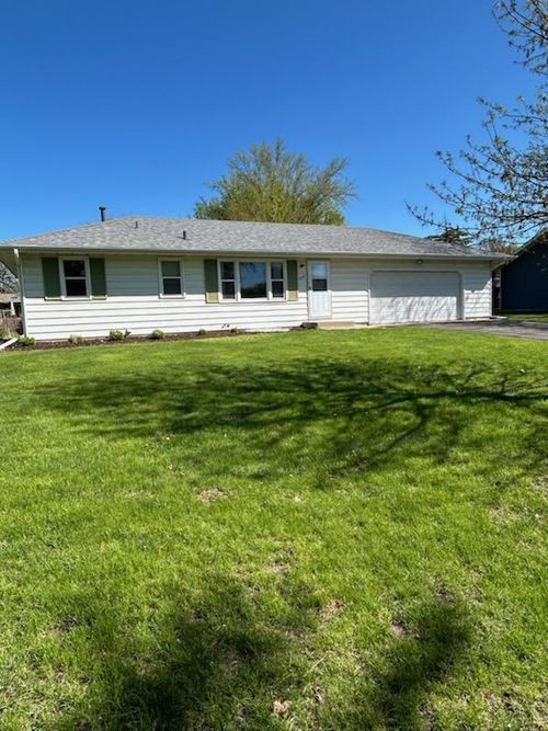 229 Strese Ln, Apple Valley, MN, 55124-9343 | Card Image