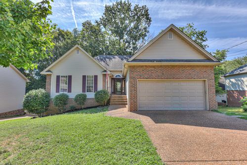 1617 Roundhill Dr, Nashville, TN, 37211-6858 | Card Image