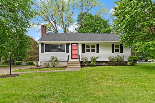 3 Burke St, Groveland, MA, 01834-1704 | Card Image