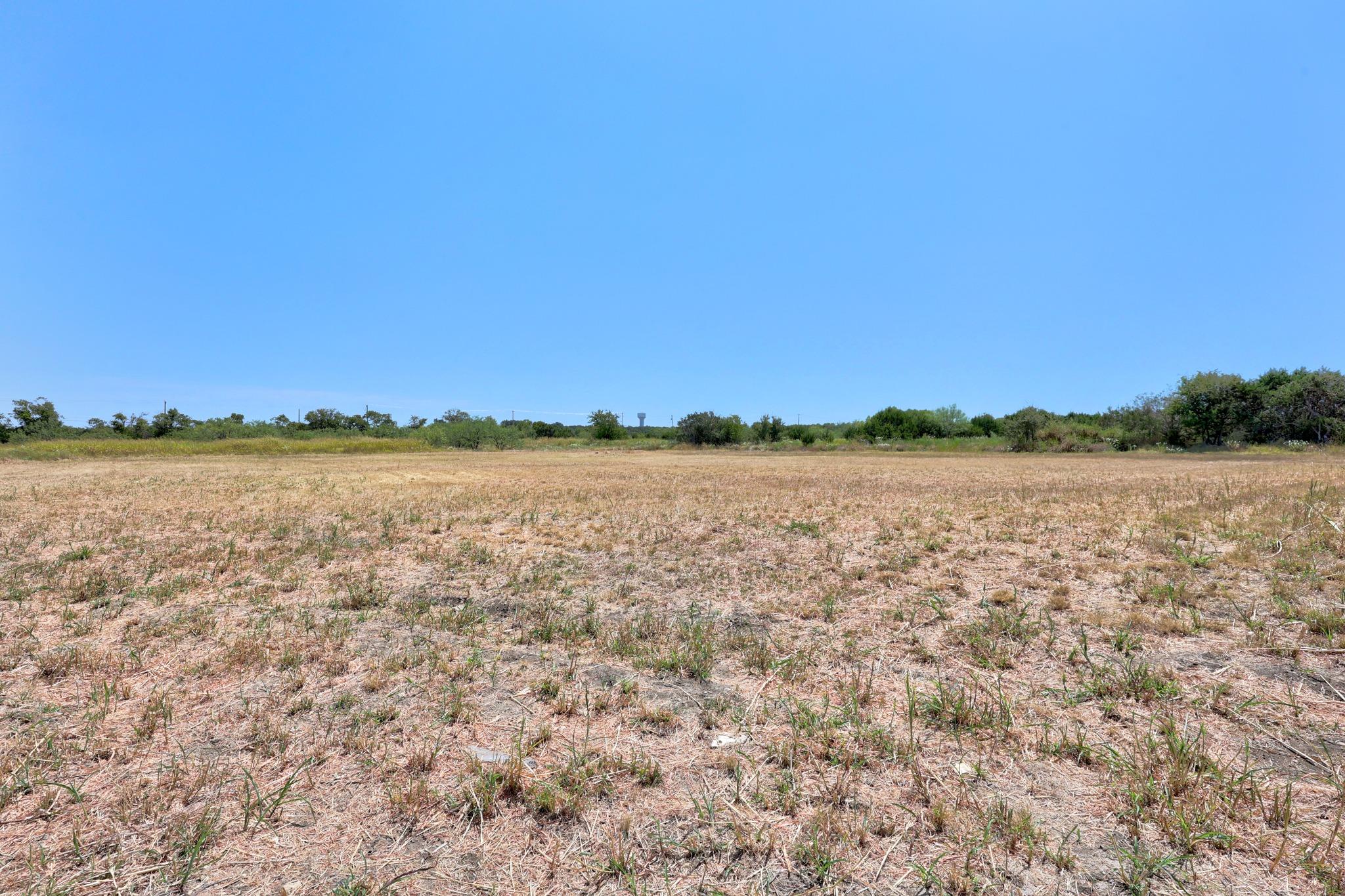 Land in Salado 4