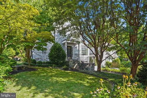 4208 23rd St N, ARLINGTON, VA, 22207-3923 | Card Image