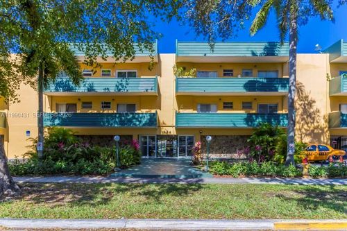 apt-3f-1975 Ne 135th St, North Miami, FL, 33181-2140 | Card Image