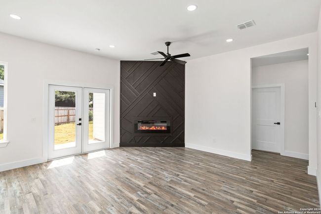 142 Granite Rd, House other with 3 bedrooms, 3 bathrooms and null parking in Spring Branch TX | Image 4