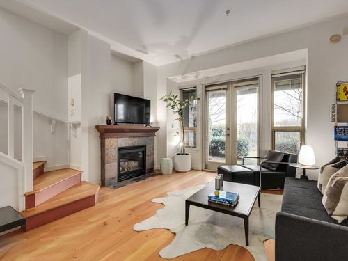 124-250 Salter St, New Westminster, BC, V3M0B7 | Card Image