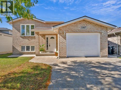 3507 Klondike Ave, Windsor, ON, N8W5V4 | Card Image