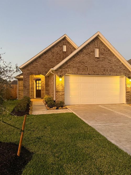 3290 Old Ironwood Dr, Spring, TX, 77386 | Card Image