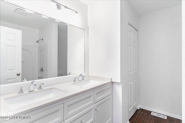22-Bathroom_ELI04843-Edit | Image 8