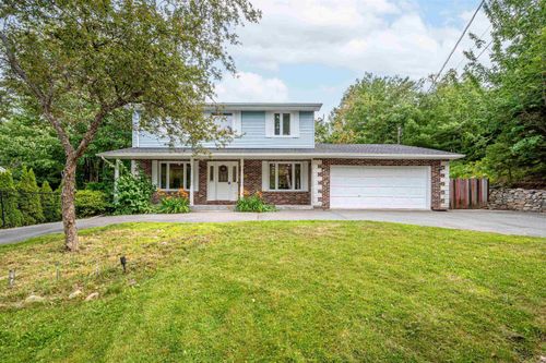 26 Millview Ave, Bedford, NS, B4A1G7 | Card Image