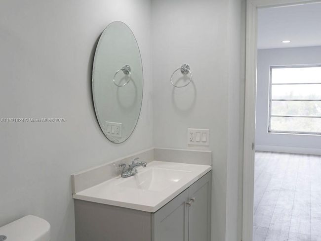 APT-802 - 4174 Inverrary Dr, Condo with 2 bedrooms, 2 bathrooms and null parking in Lauderhill FL | Image 4