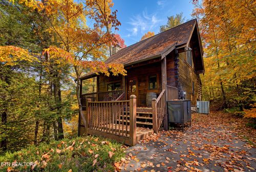 714 Aerie Way, Pigeon Forge, TN, 37863 | Card Image