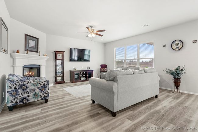 6250 S 317 Th East Ave, House other with 4 bedrooms, 3 bathrooms and null parking in Broken Arrow OK | Image 5