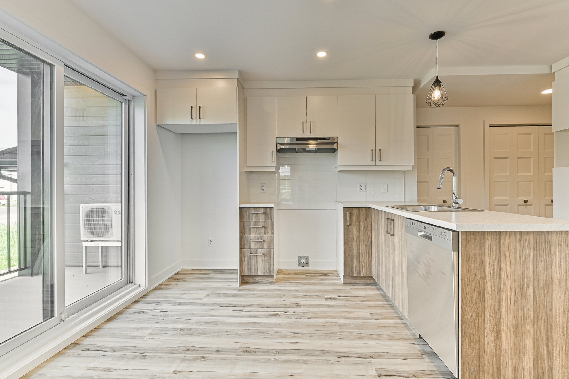 Residential Lease in Saint-Lin/Laurentides 2