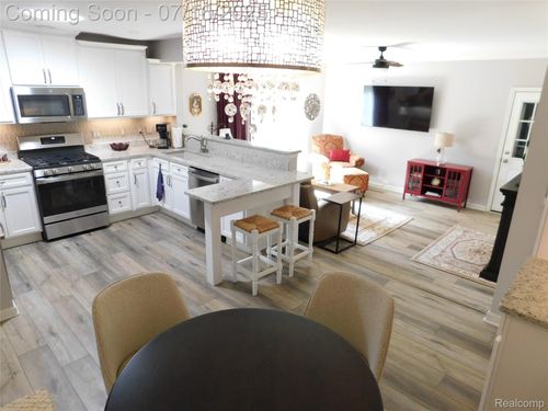13902 Somerset Ln, Warren, MI, 48088-3791 | Card Image