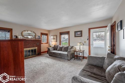 256 S Moore St, Ottumwa, IA, 52501-4841 | Card Image