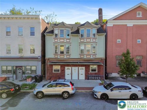 678 Northampton St, EASTON, PA, 18042-4025 | Card Image