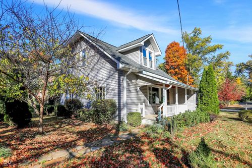 500 W Sycamore St, Zionsville, IN, 46077-1755 | Card Image