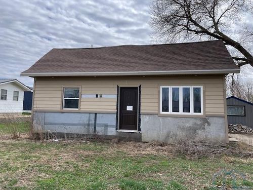 96 South St, Akron, IA, 51001-8558 | Card Image