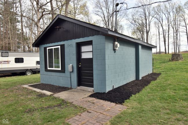 Front and side view of inlaw quarters | Image 38