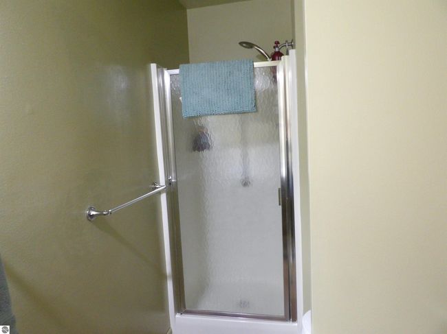 19 - 144 N Shore Dr W, House other with 2 bedrooms, 2 bathrooms and null parking in Cadillac MI | Image 15