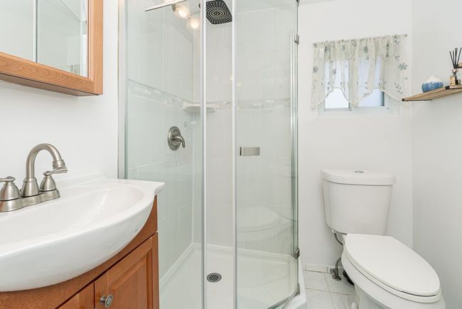 Second Floor Full Bath | Image 15