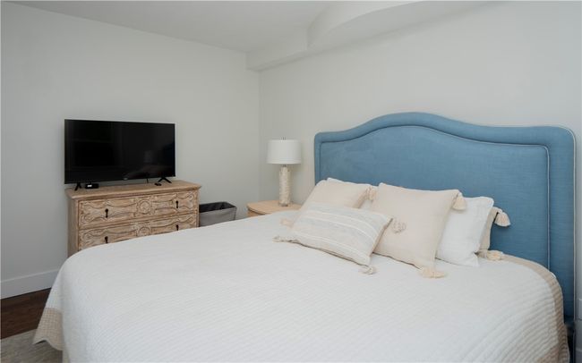 1560 W Main Rd, Home with 3 bedrooms, 1 bathrooms and 4 parking in Middletown RI | Image 28
