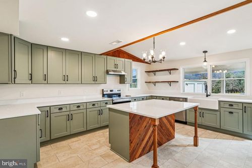 19452 Garretts Mill Rd, KNOXVILLE, MD, 21758-1110 | Card Image